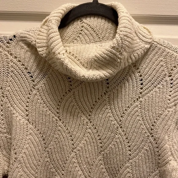 Sundance Champlain Ivory turtleneck sweater! GUC. Size M - Picture 2 of 6